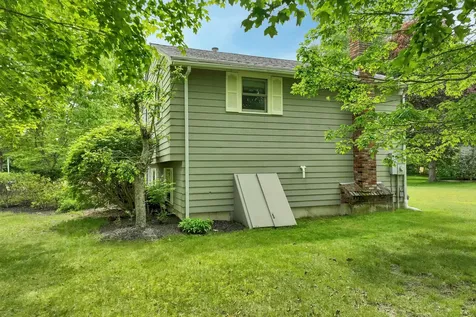 8 Toftree Lane Dover NH 03820