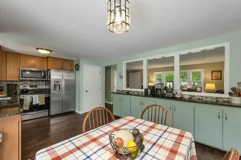 8 Toftree Lane Dover NH 03820