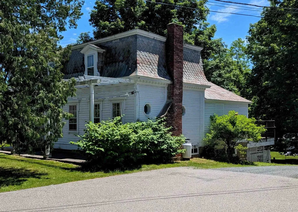 412 Western Avenue Brattleboro VT 05301