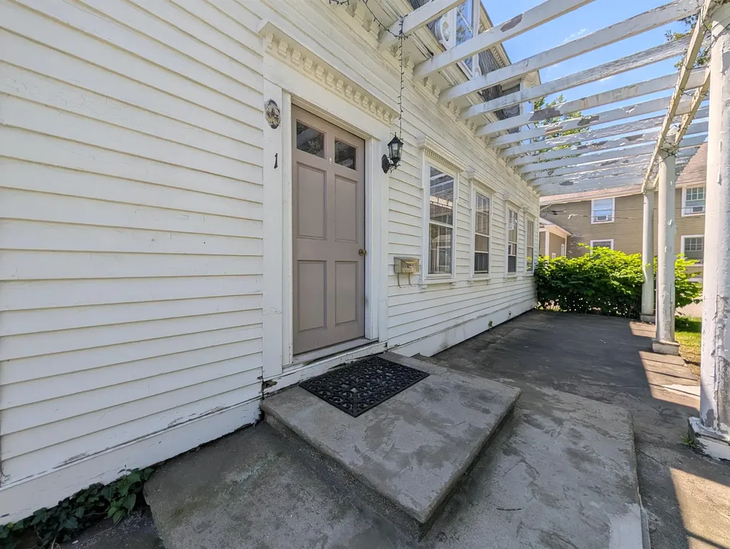 412 Western Avenue Brattleboro VT 05301