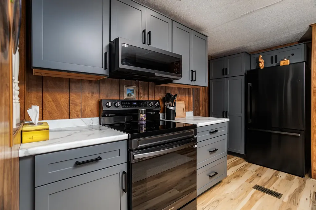 53 River Ledge Drive Goffstown NH 03045