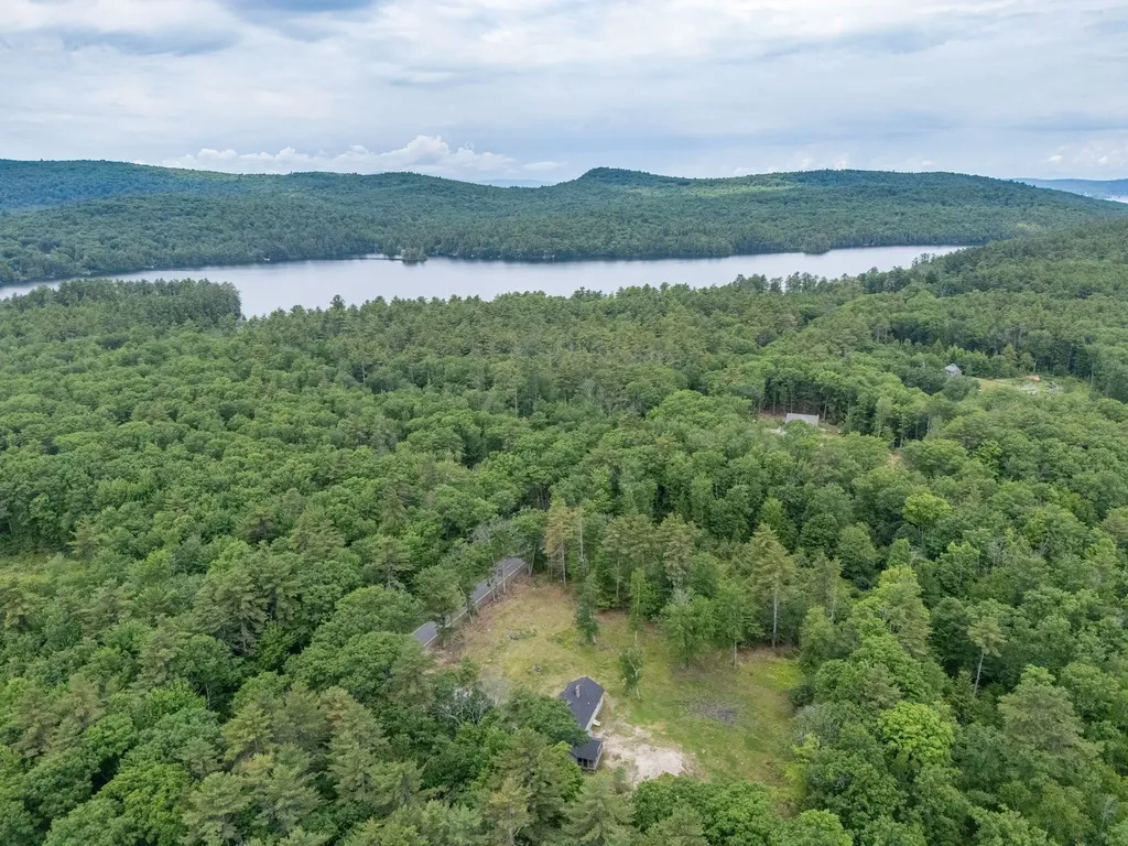 314 Wentworth Road Brookfield NH 03872