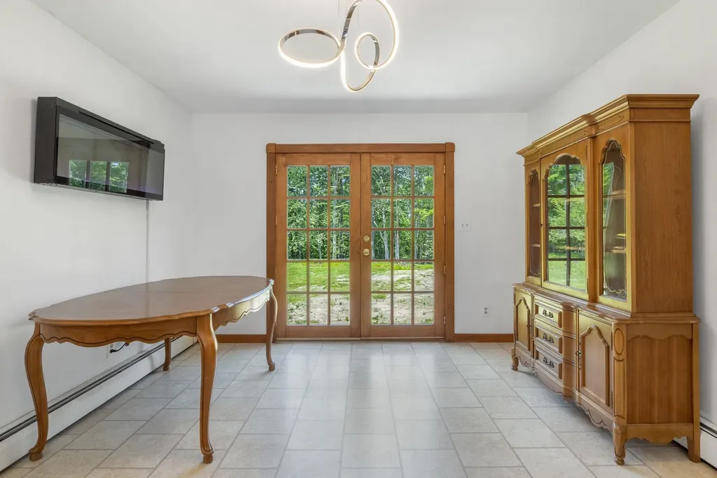 314 Wentworth Road Brookfield NH 03872