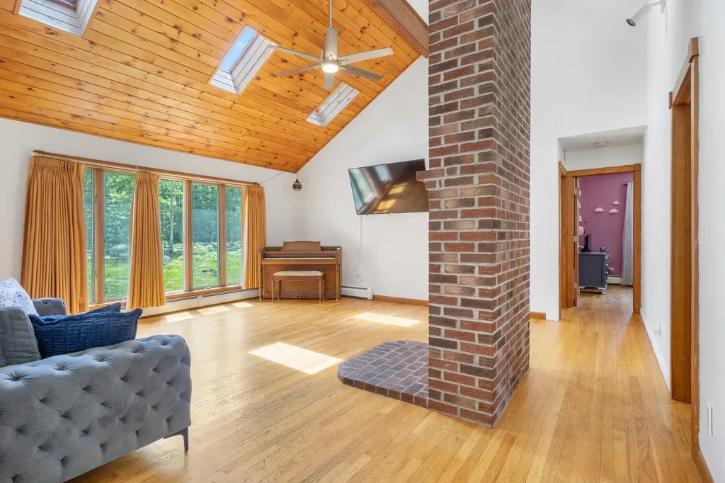 314 Wentworth Road Brookfield NH 03872