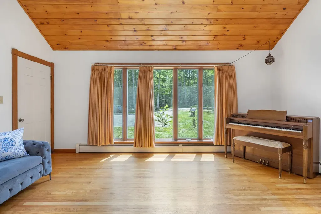 314 Wentworth Road Brookfield NH 03872
