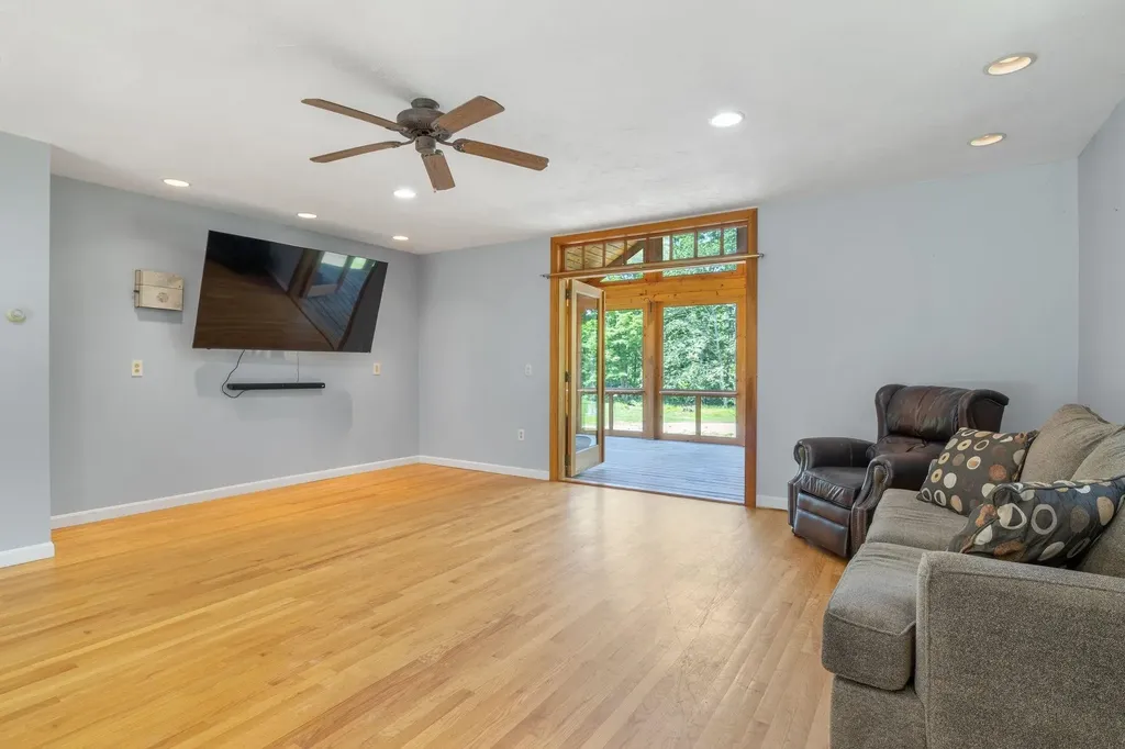 314 Wentworth Road Brookfield NH 03872