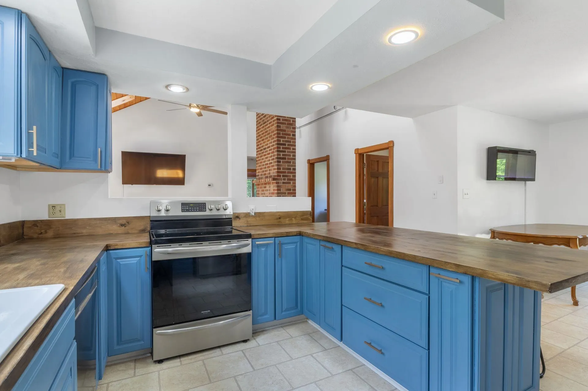 314 Wentworth Road Brookfield NH 03872