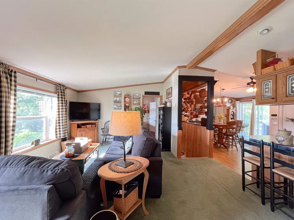 16 Julia's Way Littleton NH 03561
