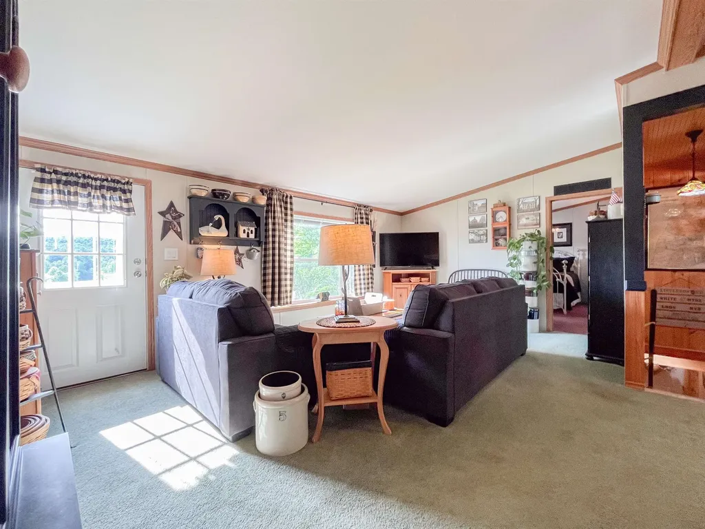 16 Julia's Way Littleton NH 03561