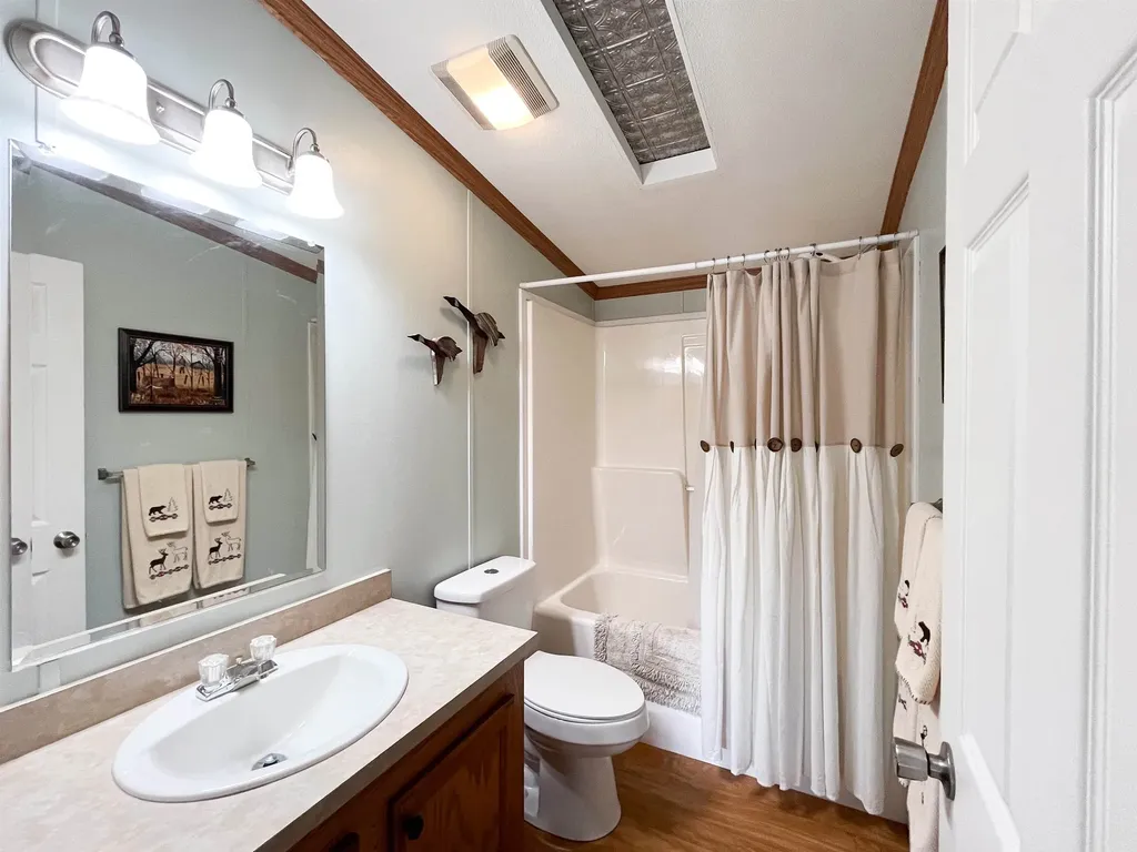 16 Julia's Way Littleton NH 03561