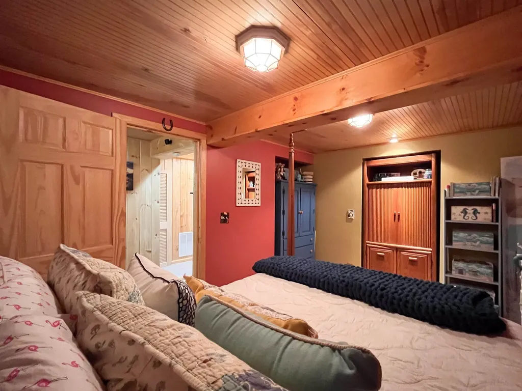 16 Julia's Way Littleton NH 03561
