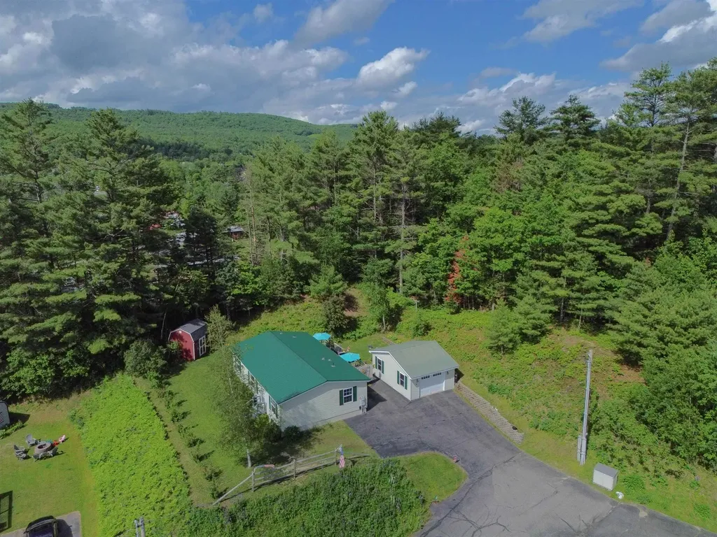 16 Julia's Way Littleton NH 03561