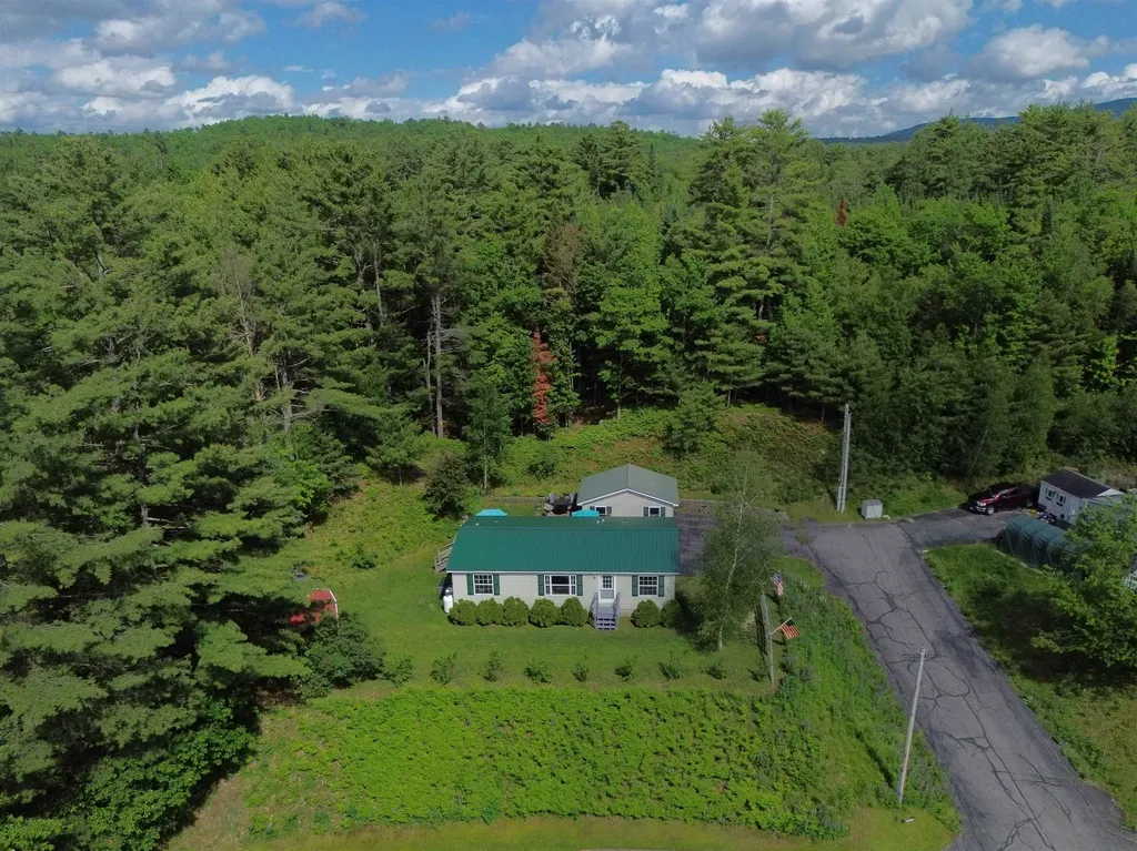 16 Julia's Way Littleton NH 03561