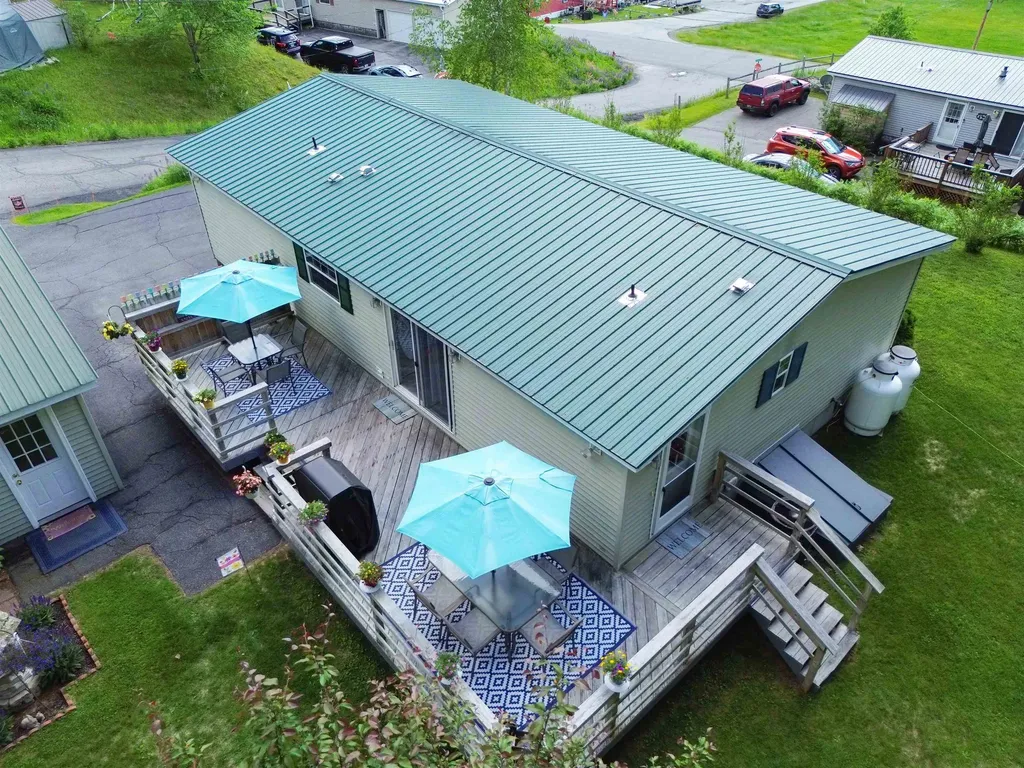 16 Julia's Way Littleton NH 03561