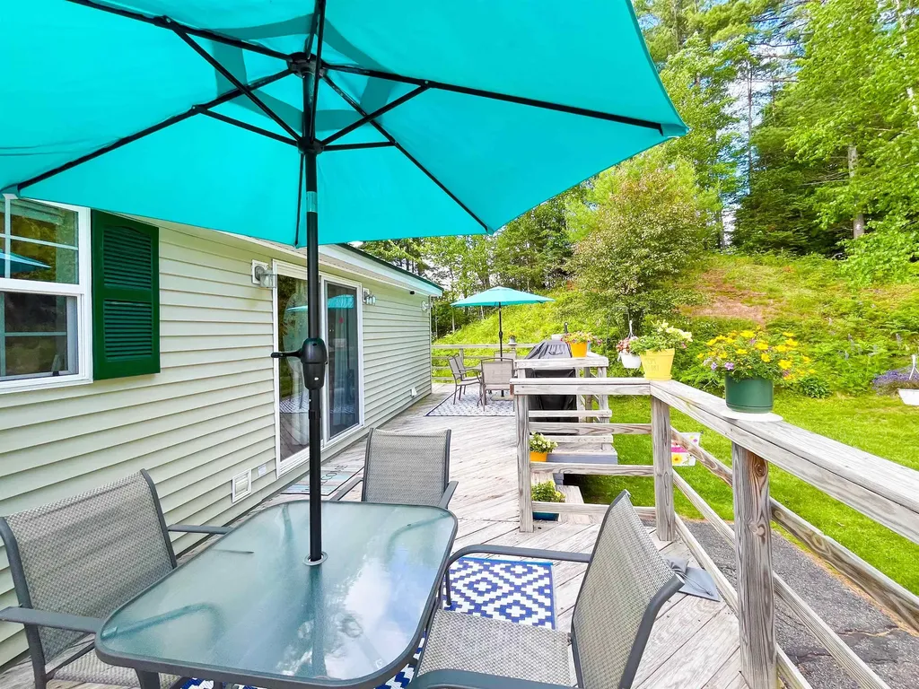 16 Julia's Way Littleton NH 03561