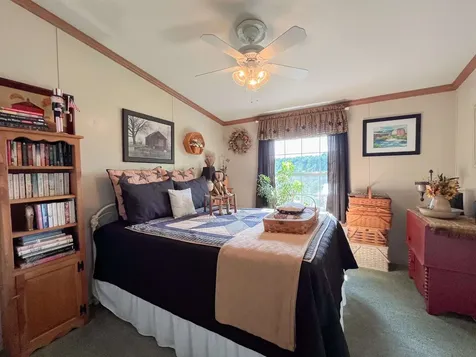 16 Julia's Way Littleton NH 03561