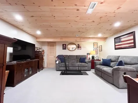 16 Julia's Way Littleton NH 03561