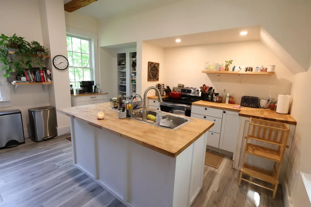 9 Shaw Street Lebanon NH 03766