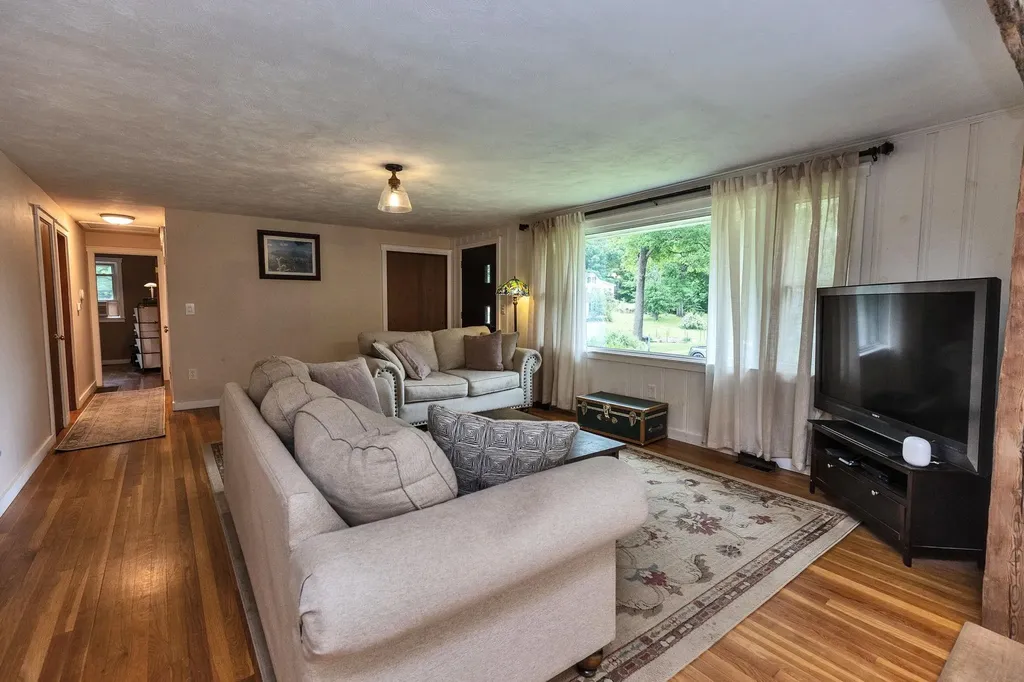 17 Maple Avenue Peterborough NH 03458