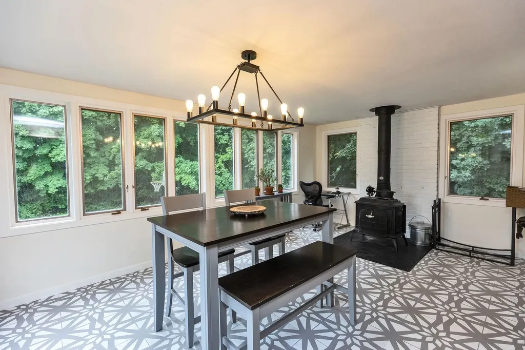 17 Maple Avenue Peterborough NH 03458