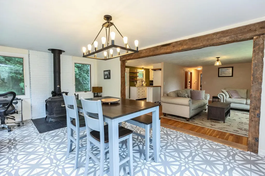17 Maple Avenue Peterborough NH 03458