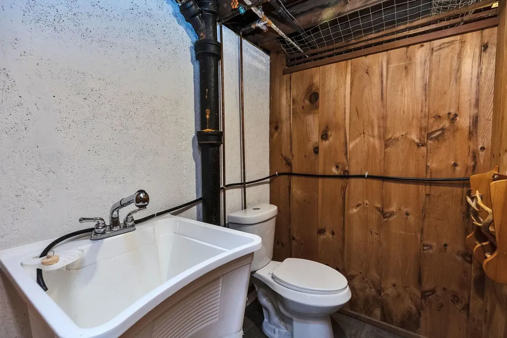 17 Maple Avenue Peterborough NH 03458