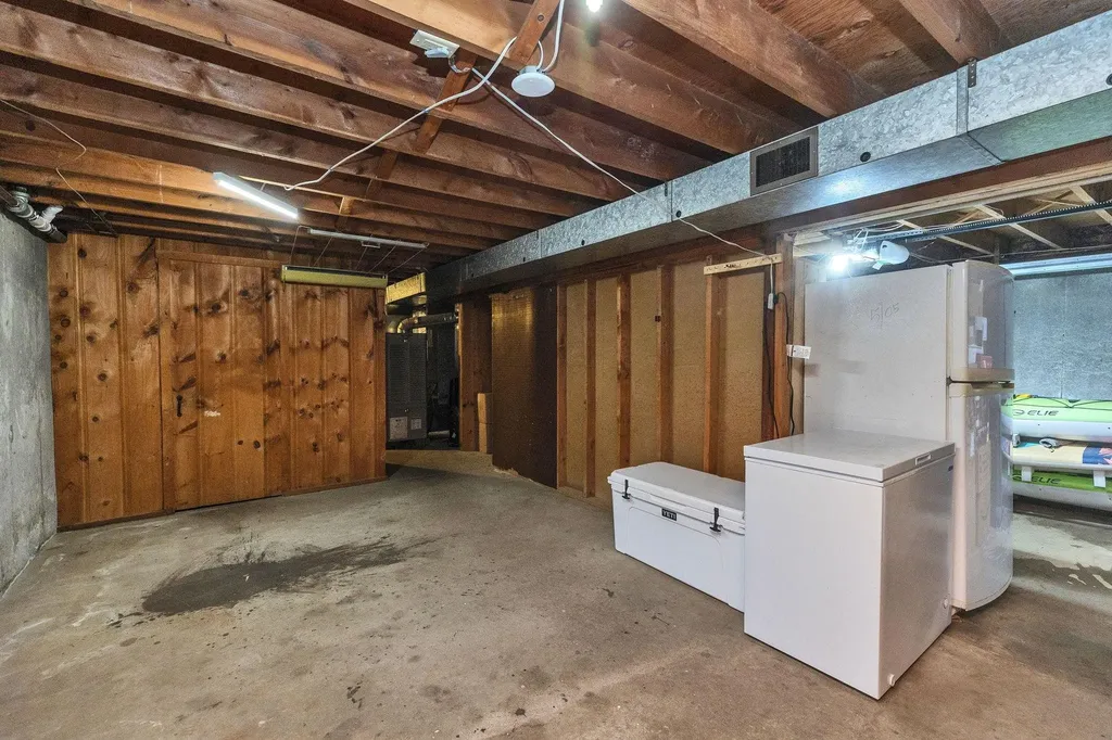 17 Maple Avenue Peterborough NH 03458