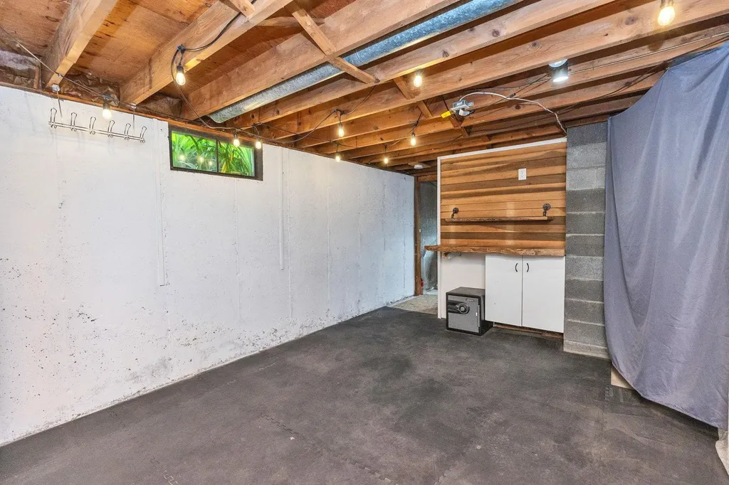 17 Maple Avenue Peterborough NH 03458