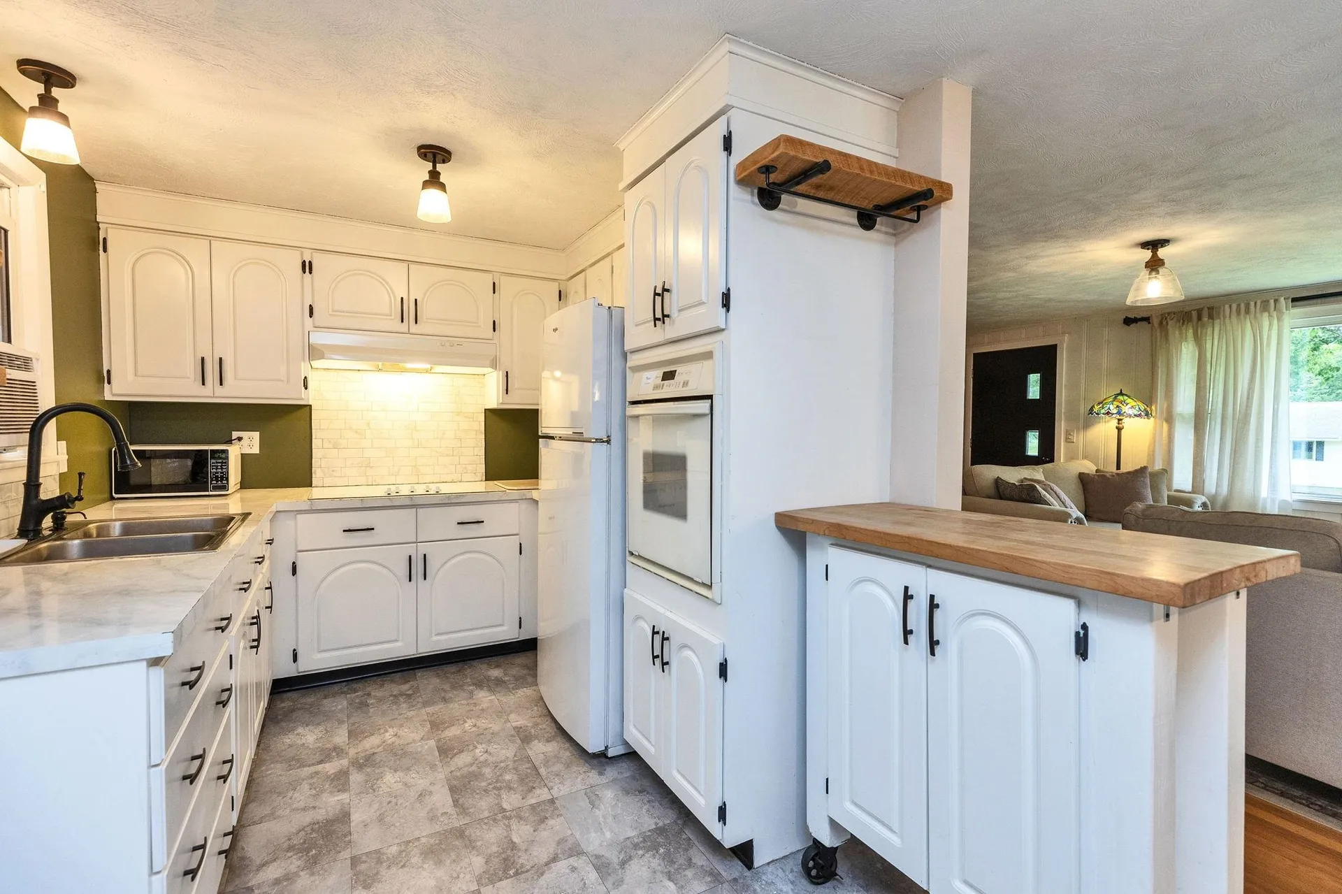 17 Maple Avenue Peterborough NH 03458