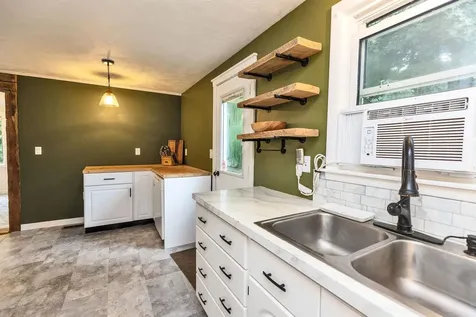 17 Maple Avenue Peterborough NH 03458