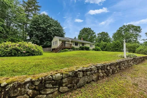 17 Maple Avenue Peterborough NH 03458