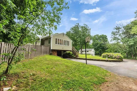 17 Maple Avenue Peterborough NH 03458