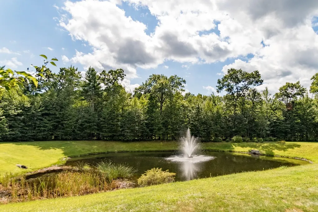 216 Sterling Hill Lane Exeter NH 03833