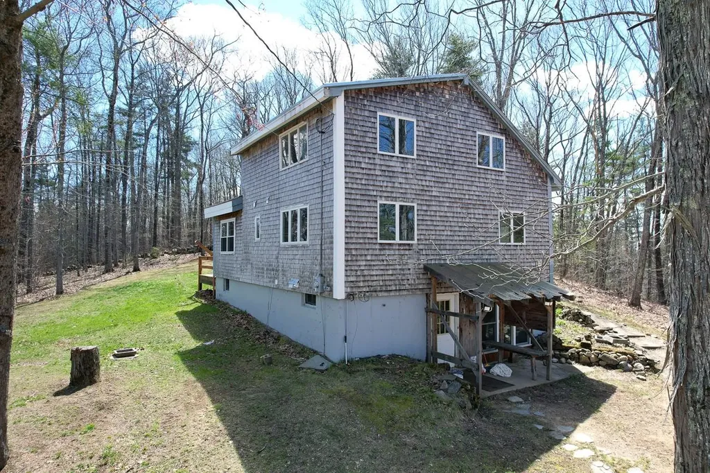 70 Ledge Farm Road Nottingham NH 03290