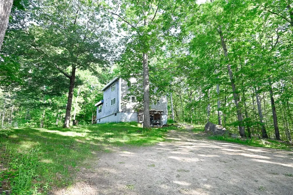 70 Ledge Farm Road Nottingham NH 03290