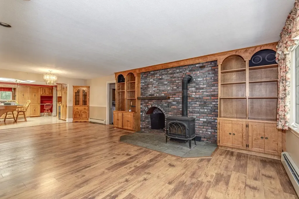 9 Hickory Lane Bedford NH 03110