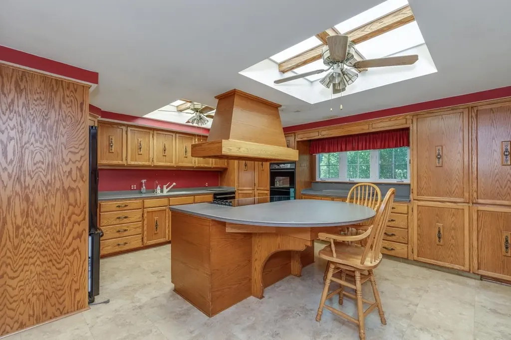 9 Hickory Lane Bedford NH 03110