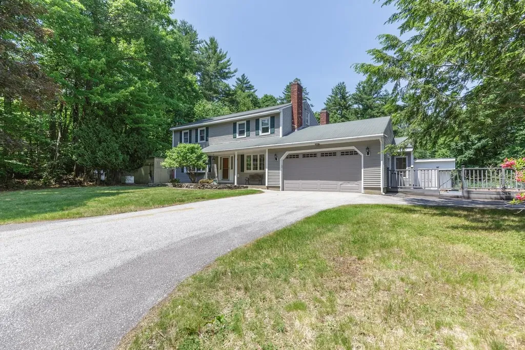 9 Hickory Lane Bedford NH 03110