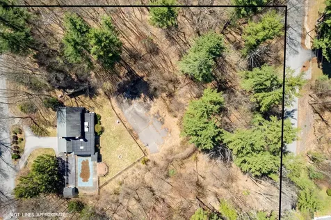 9 Hickory Lane Bedford NH 03110