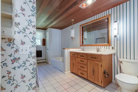 9 Hickory Lane Bedford NH 03110