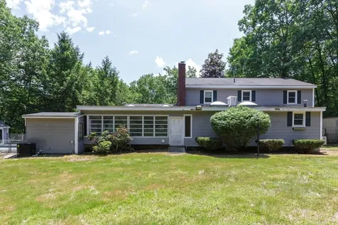 9 Hickory Lane Bedford NH 03110