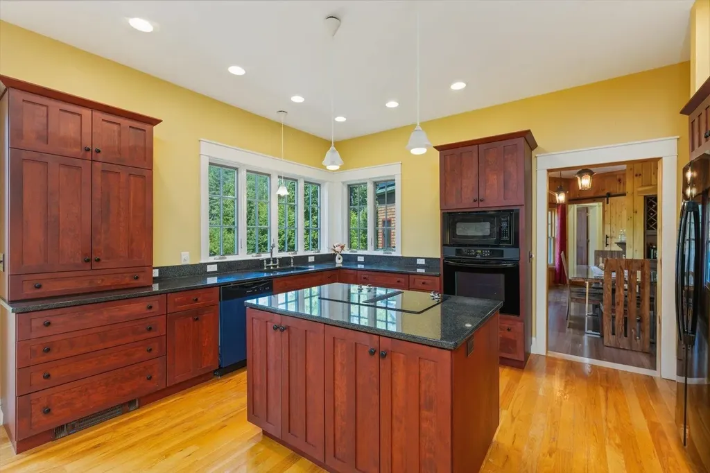 662 Hurricane Road Keene NH 03431