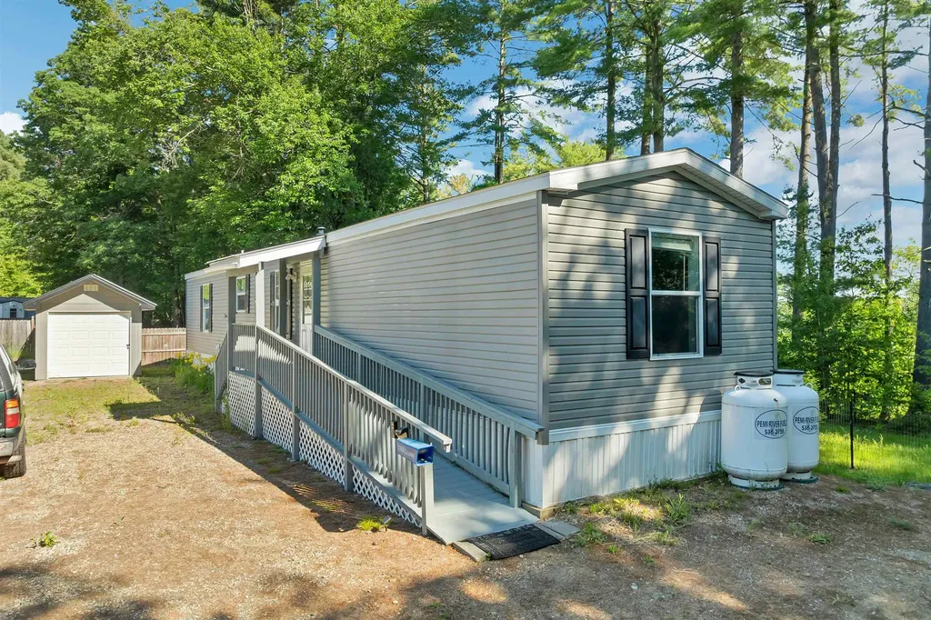 5 Maple Drive Plymouth NH 03264
