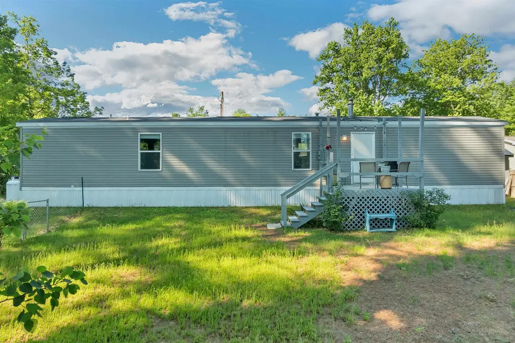 5 Maple Drive Plymouth NH 03264