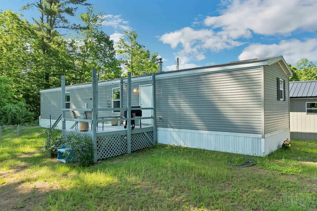 5 Maple Drive Plymouth NH 03264