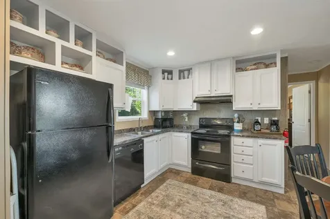 5 Maple Drive Plymouth NH 03264