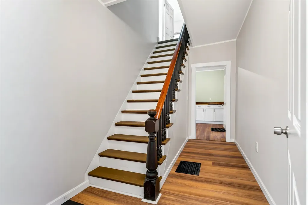 29 Clinton Avenue Rutland City VT 05701