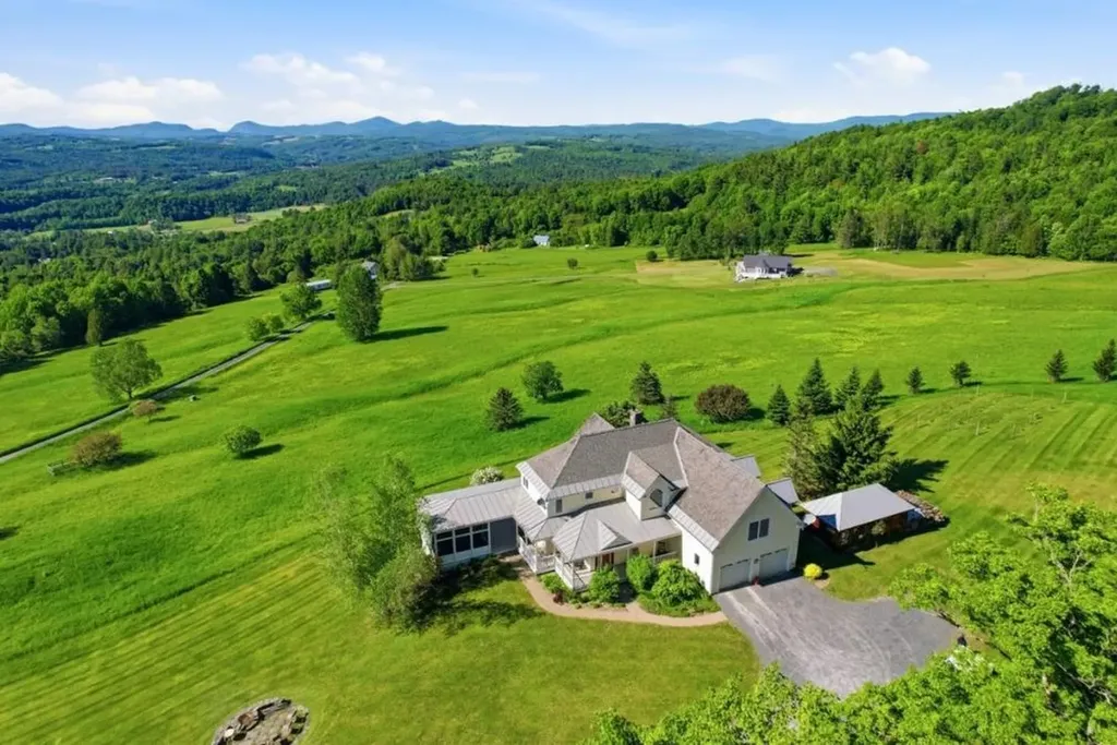 1063 Whipple Hill Drive Lyndon VT 05851