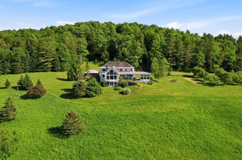 1063 Whipple Hill Drive Lyndon VT 05851