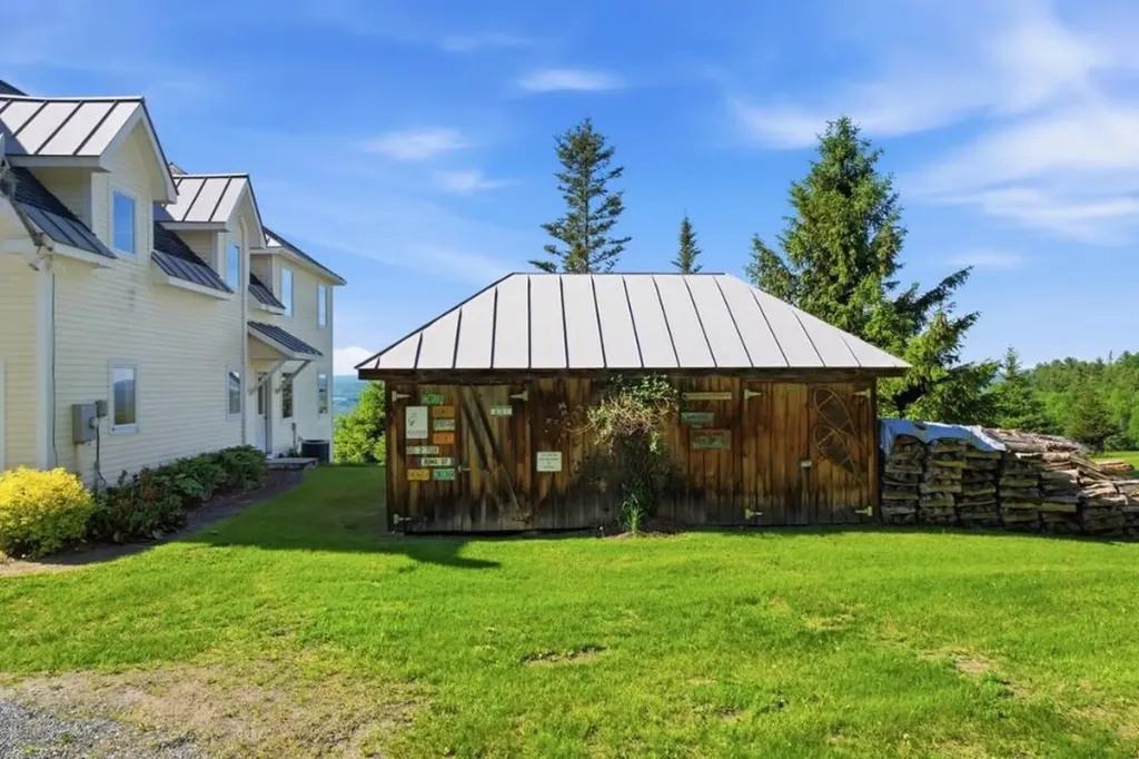 1063 Whipple Hill Drive Lyndon VT 05851